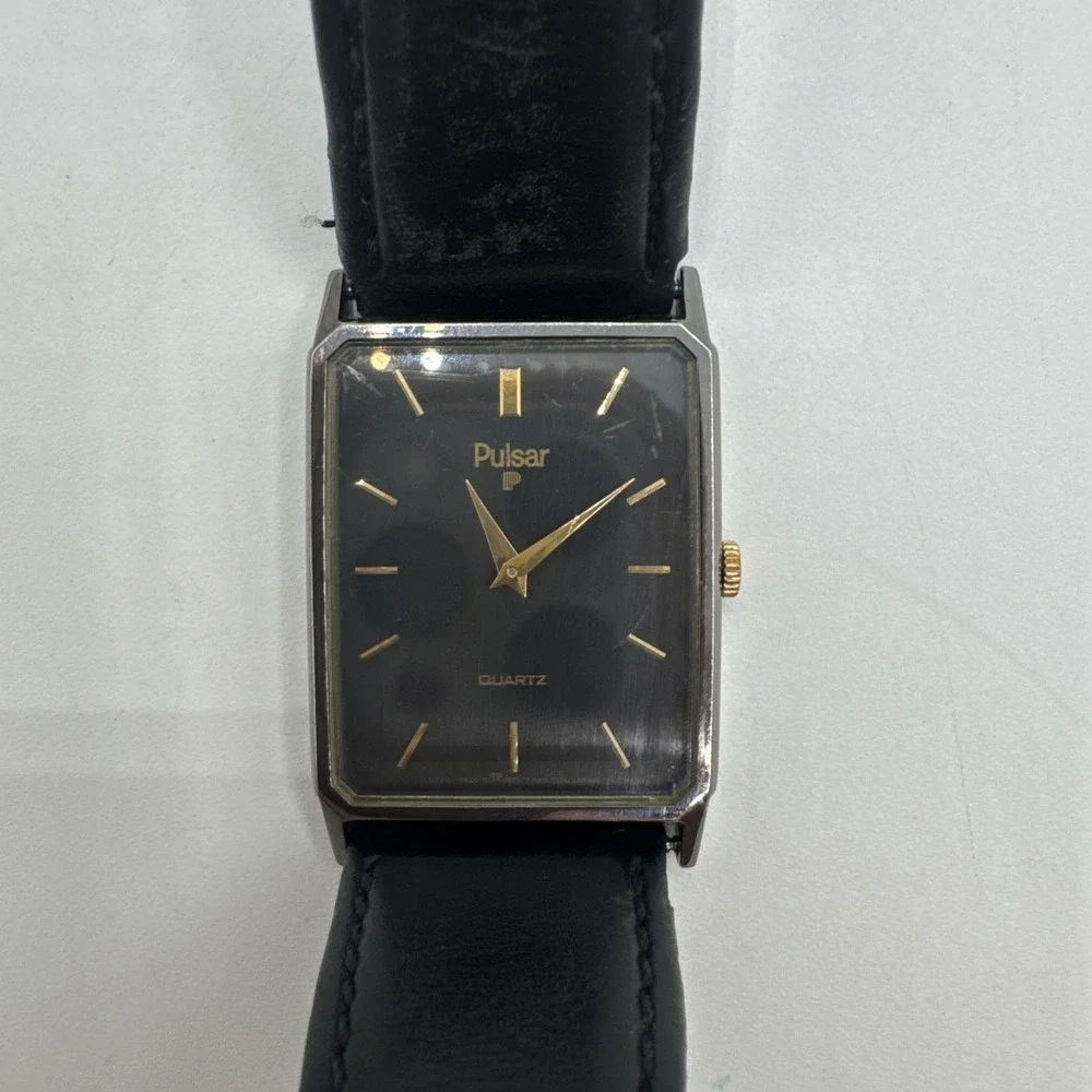 VINTAGE PULSAR Quartz WATCH V250-5210 Japan 1986 Black Face Gold Hands Rare